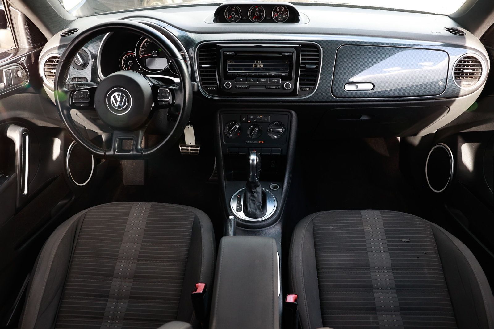 2014 Volkswagen Beetle Turbo R-Line photo 2