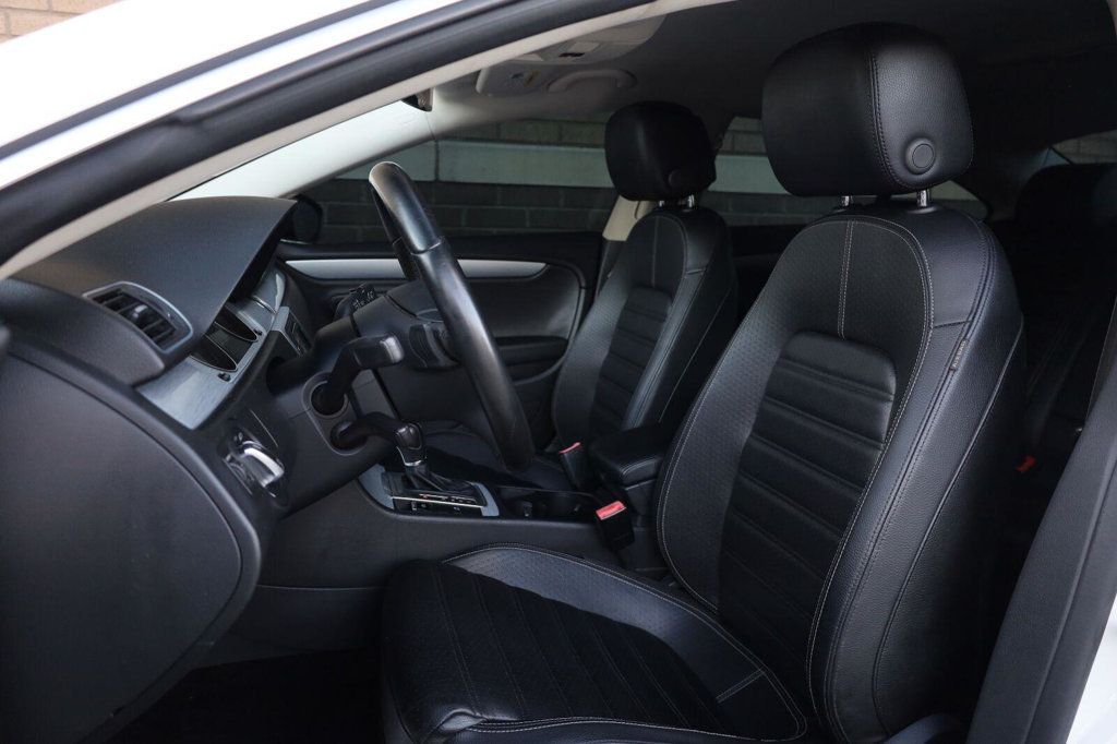 Volkswagen CC photo 18
