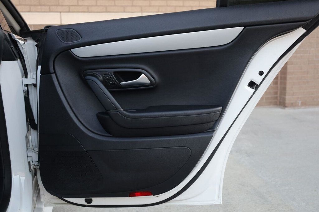 Volkswagen CC photo 23