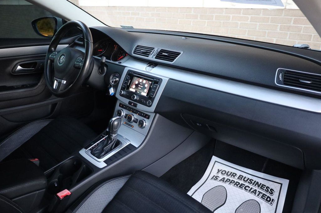 Volkswagen CC photo 29