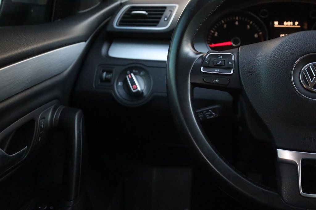 Volkswagen CC photo 32