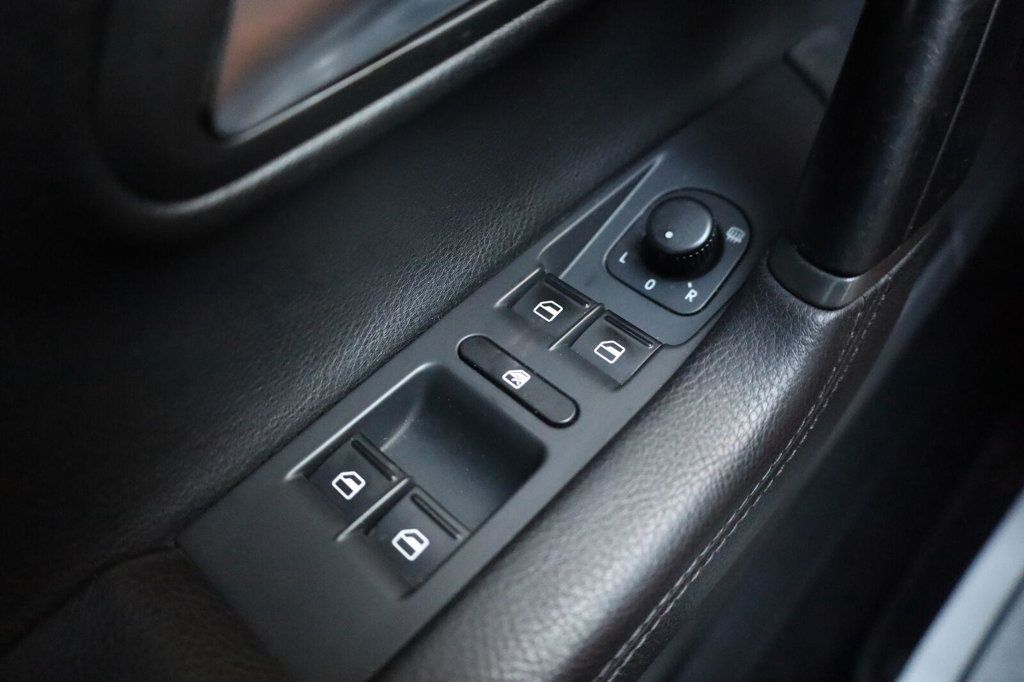 Volkswagen CC photo 36