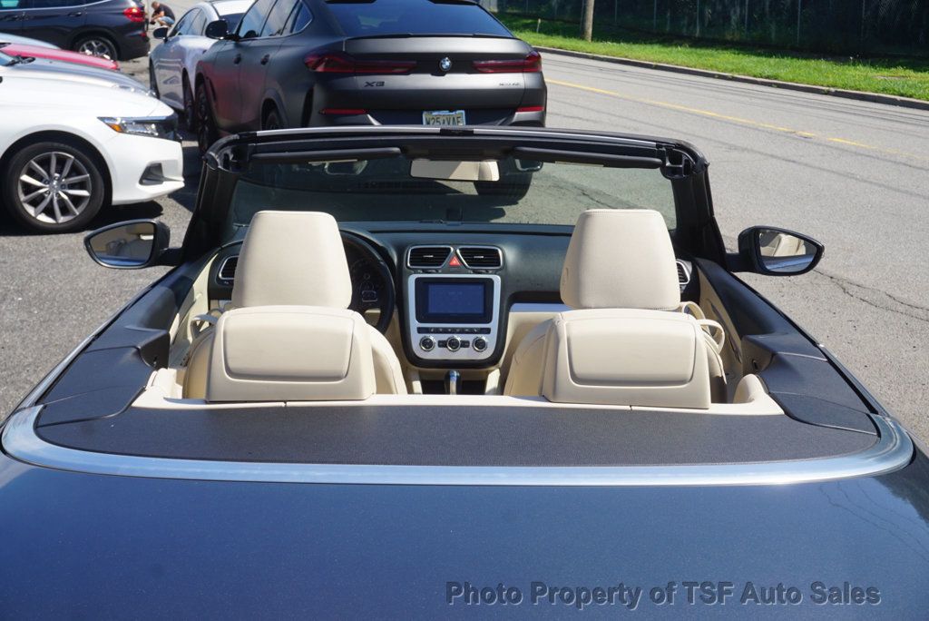 2014 Volkswagen Eos 2dr Convertible Komfort - 23062305 - 17