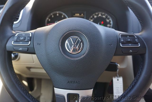 2014 Volkswagen Eos 2dr Convertible Komfort - 23062305 - 32