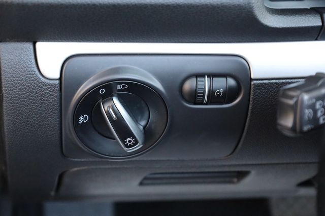 2014 Volkswagen Eos Komfort - 22908428 - 32