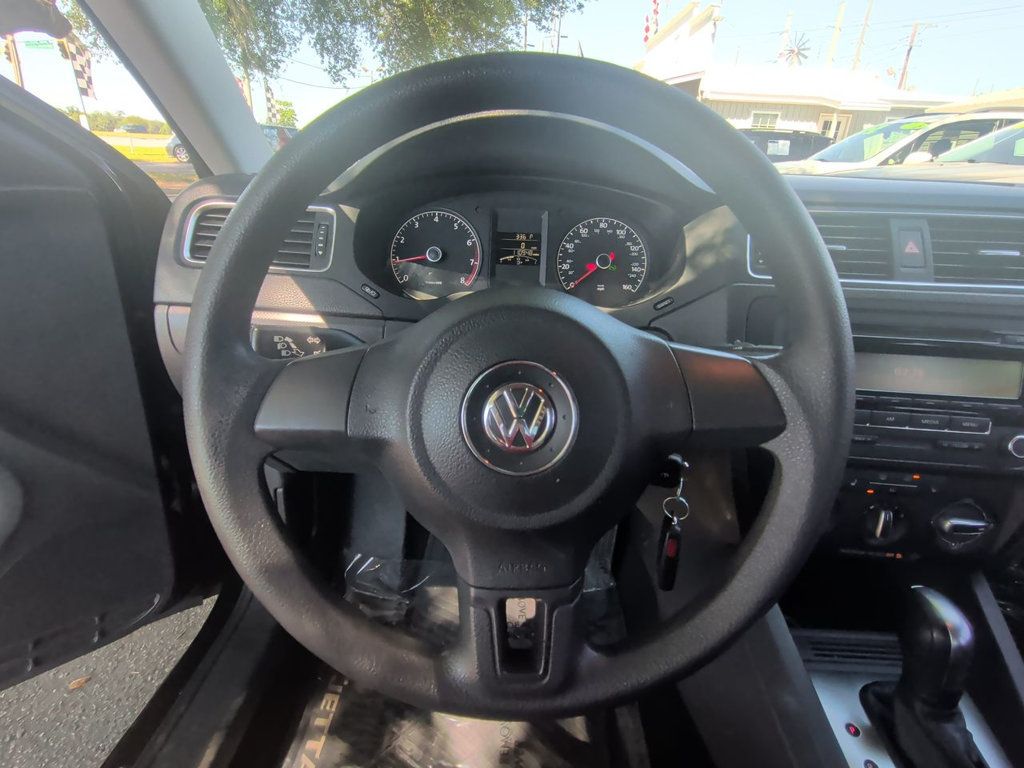 Volkswagen Jetta Sedan 4dr Automatic S photo 15