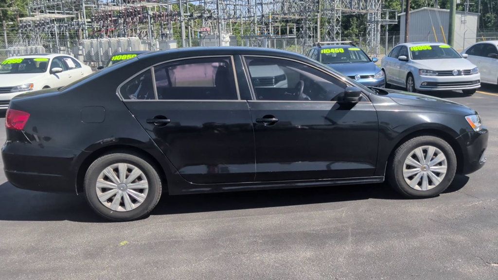 Volkswagen Jetta Sedan 4dr Automatic S photo 9