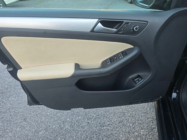 2014 Volkswagen Jetta Sedan 4dr DSG Hybrid SE - 23039714 - 9
