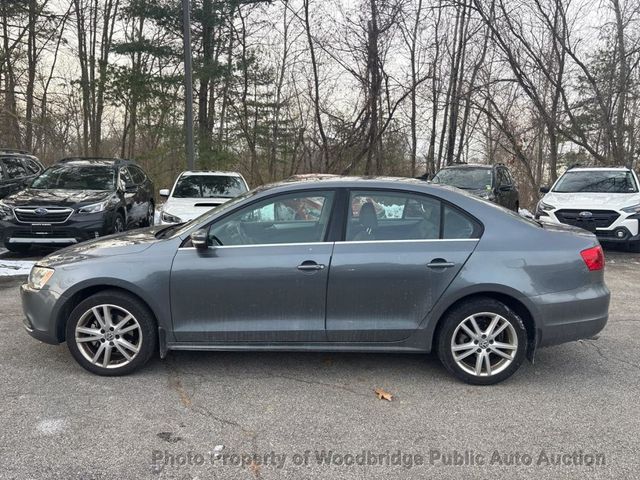 2014 Volkswagen Jetta Sedan SE - 22959423 - 3