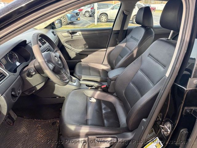 2014 Volkswagen Jetta Sedan SE - 22961872 - 4