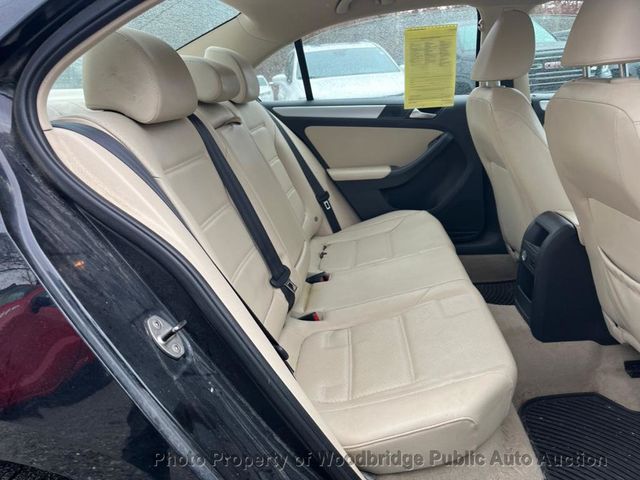 2014 Volkswagen Jetta Sedan SE - 23007572 - 10