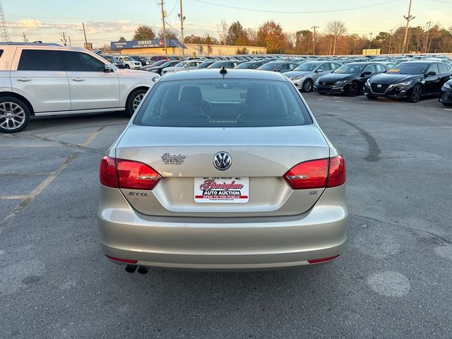 2014 Volkswagen Jetta Sedan SE - 22946392 - 4