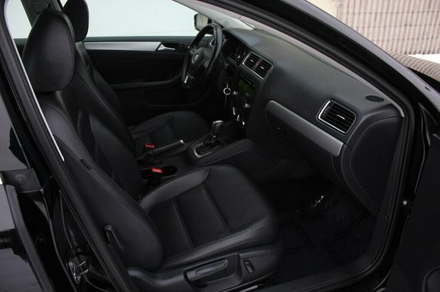 2014 Volkswagen Jetta Sedan SE PZEZ W/ NEW TIRES - 22952637 - 7