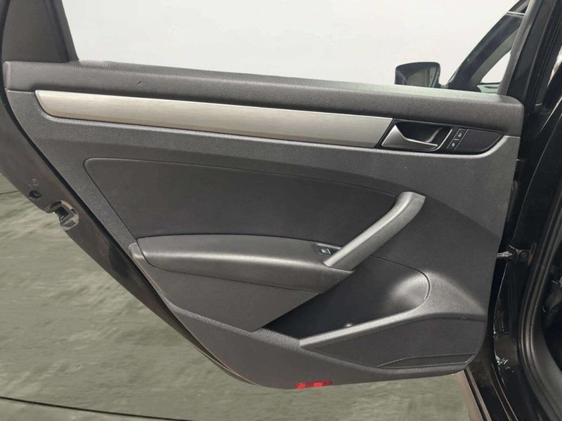 2014 Volkswagen Passat 1.8T SE 4dr Sedan 6A - 22979981 - 13