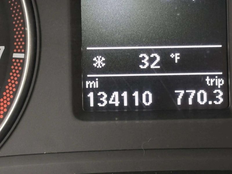 2014 Volkswagen Passat 1.8T SE 4dr Sedan 6A - 22979981 - 32