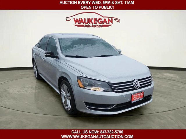 2014 Volkswagen Passat 4dr Sedan 1.8T Automatic SE w/Sunroof PZEV - 22997905 - 2