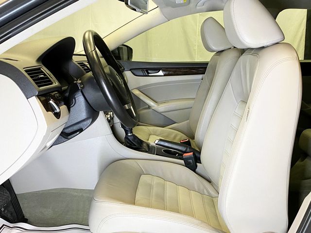 2014 Volkswagen Passat 4dr Sedan 2.0L DSG TDI SEL Premium - 22947949 - 21