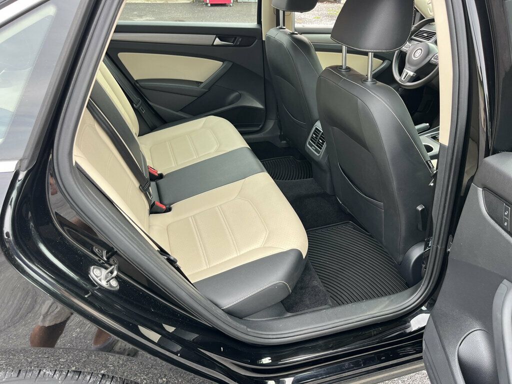2014 Volkswagen Passat Fuel Sipping TDi Turbo Diesel 6-speed MPGs! - 23025749 - 23