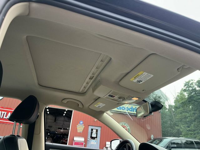 2014 Volkswagen Passat Fuel Sipping TDi Turbo Diesel 6-speed MPGs! - 23025749 - 27