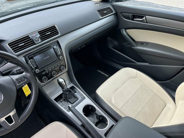2014 Volkswagen Passat Fuel Sipping TDi Turbo Diesel 6-speed MPGs! - 23025749 - 30