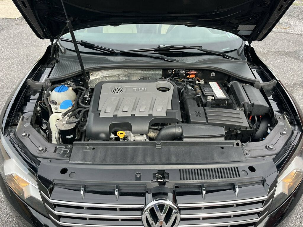 2014 Volkswagen Passat Fuel Sipping TDi Turbo Diesel 6-speed MPGs! - 23025749 - 33