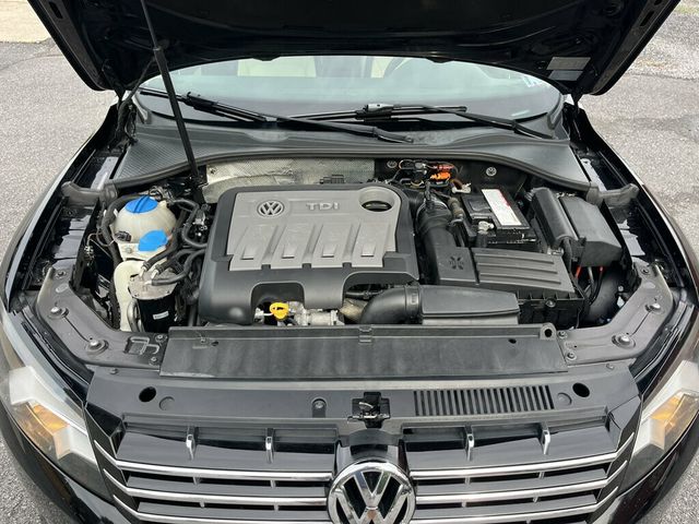 2014 Volkswagen Passat Fuel Sipping TDi Turbo Diesel 6-speed MPGs! - 23025749 - 33