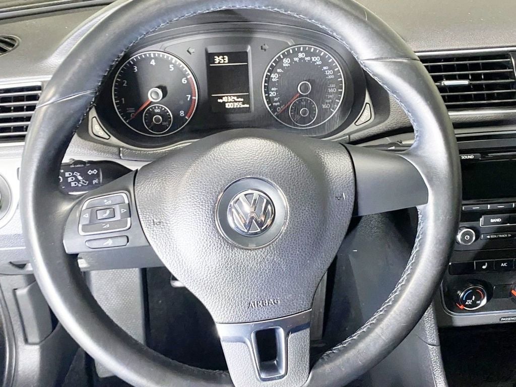 2014 Volkswagen Passat S - 22115267 - 29