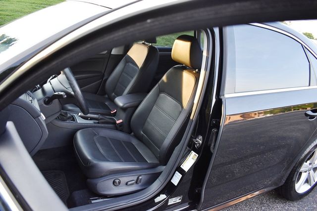 2014 Volkswagen Passat SE - 23047228 - 3