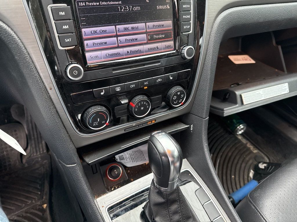 2014 Volkswagen Passat TDI SE - 22968263 - 11