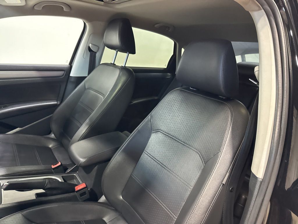 2014 Volkswagen Passat TDI SE - 23006634 - 21