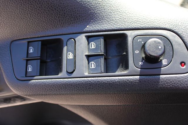 2014 Volkswagen Tiguan 2WD 4dr Automatic S - 23102029 - 23