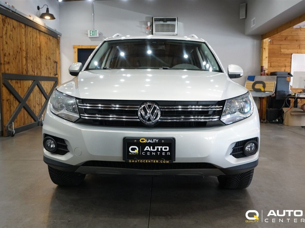 2014 Volkswagen Tiguan SEL photo 2