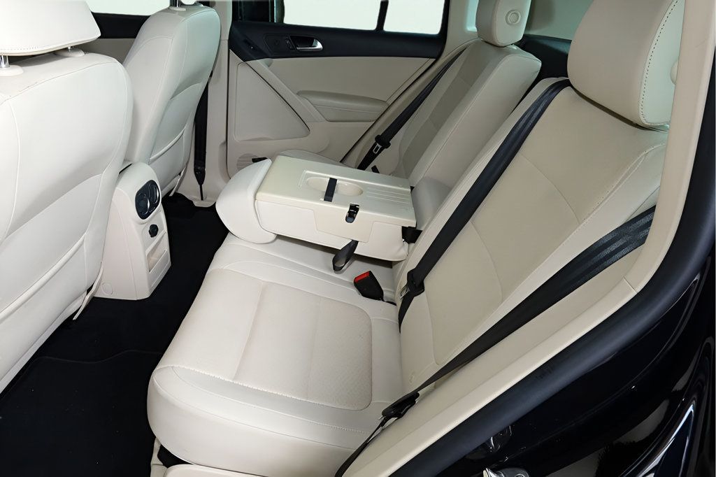 2014 Volkswagen Tiguan SEL photo 12