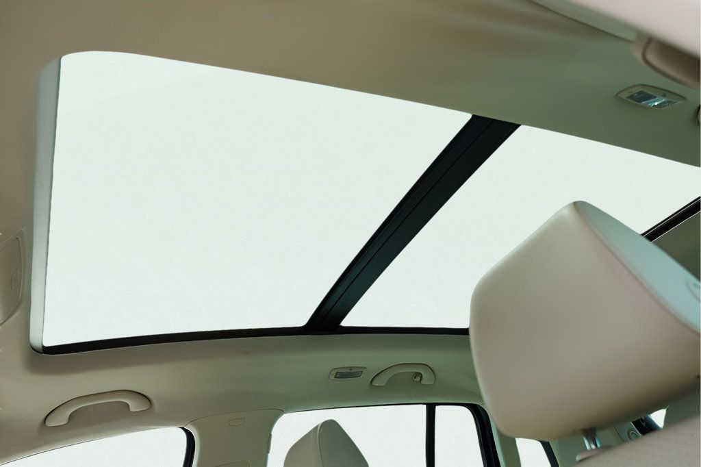 2014 Volkswagen Tiguan SEL photo 16