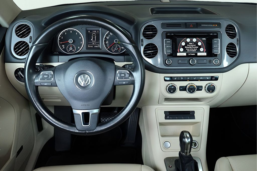 2014 Volkswagen Tiguan SEL photo 17