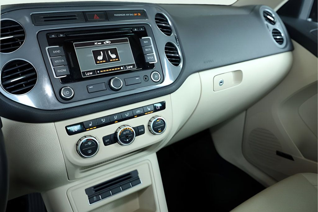 2014 Volkswagen Tiguan SEL photo 21