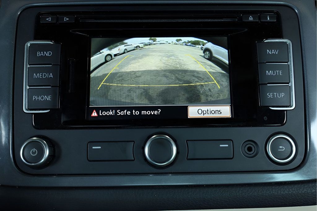 2014 Volkswagen Tiguan SEL photo 25