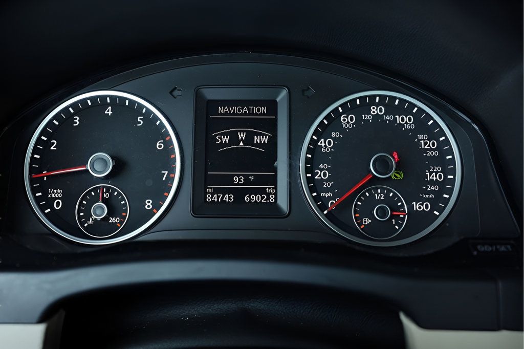 2014 Volkswagen Tiguan SEL photo 29