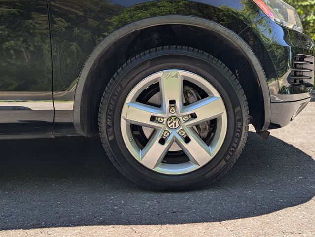 2014 Volkswagen Touareg 4dr TDI Lux - 23023719 - 12