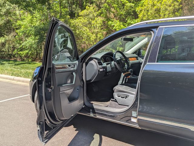 2014 Volkswagen Touareg 4dr TDI Lux - 23023719 - 15