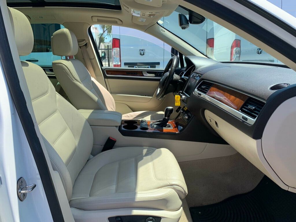 2014 Volkswagen Touareg TDI photo 21