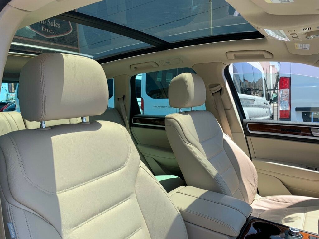 2014 Volkswagen Touareg TDI photo 22