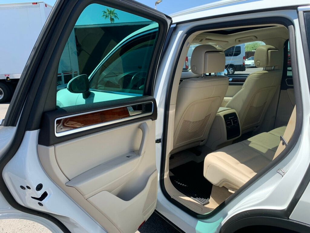 2014 Volkswagen Touareg TDI photo 24