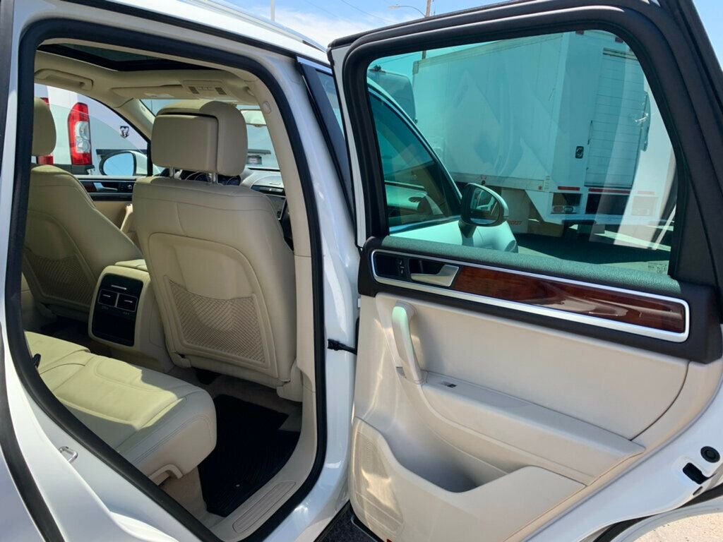 2014 Volkswagen Touareg TDI photo 32