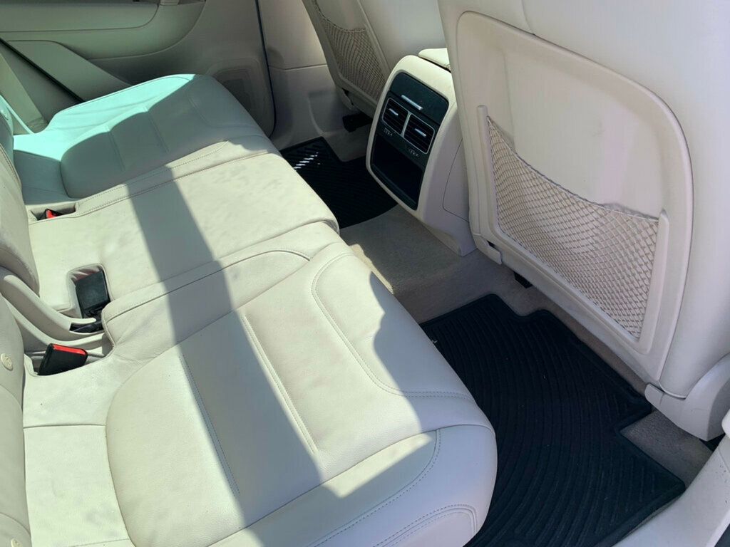 2014 Volkswagen Touareg TDI photo 35