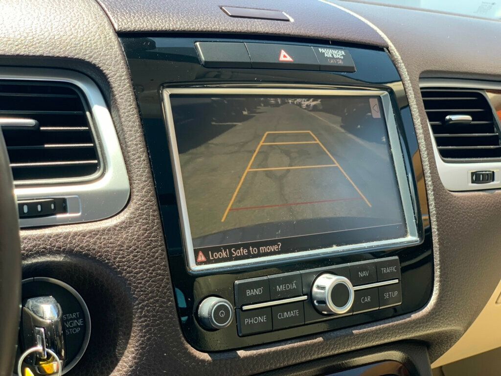 2014 Volkswagen Touareg TDI photo 3