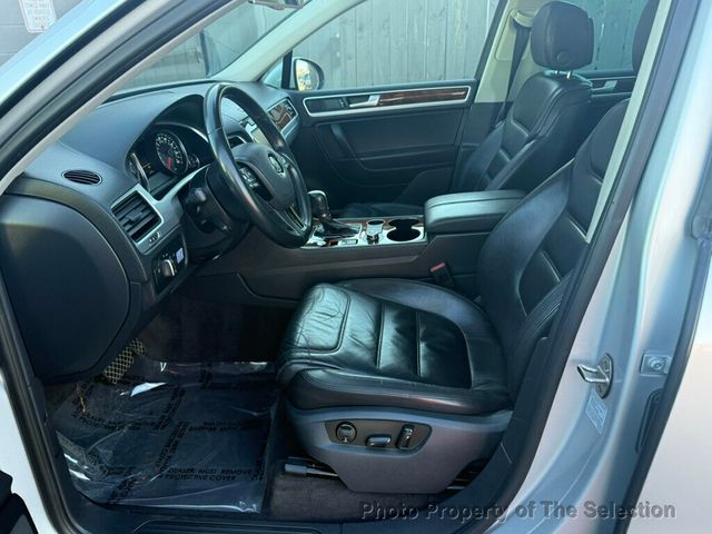 2014 Volkswagen Touareg TDI LUX W/ BLUETOOTH, NAV, & HEATED SEATS - 22956210 - 32