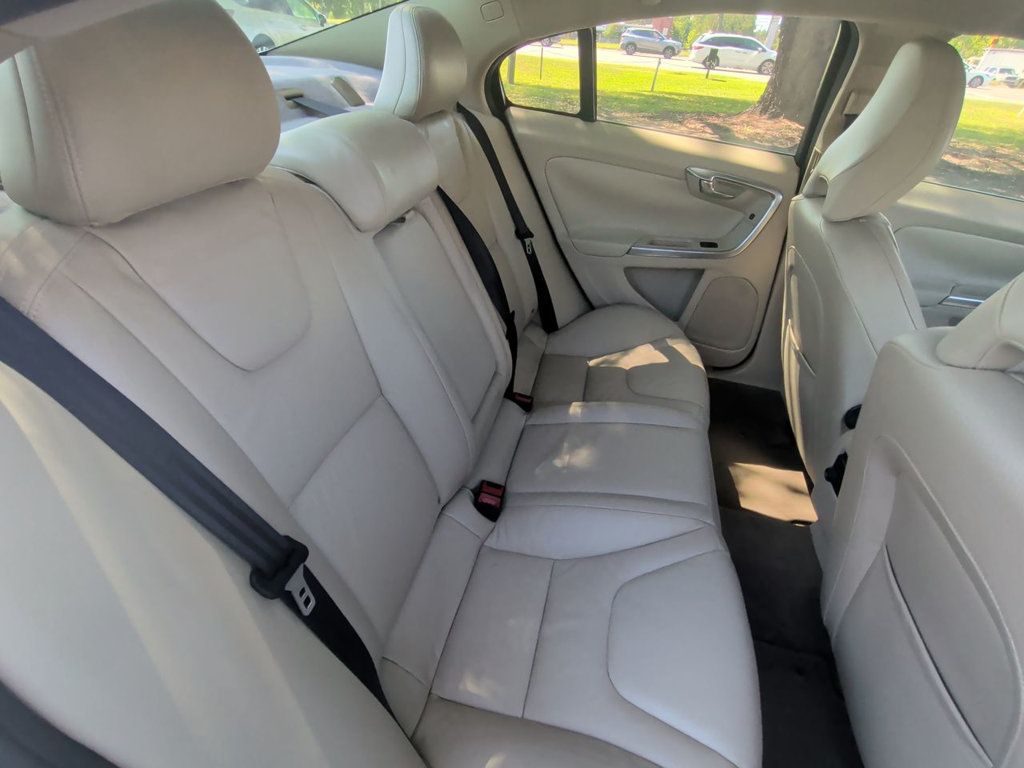 Volvo S60 T5 photo 21