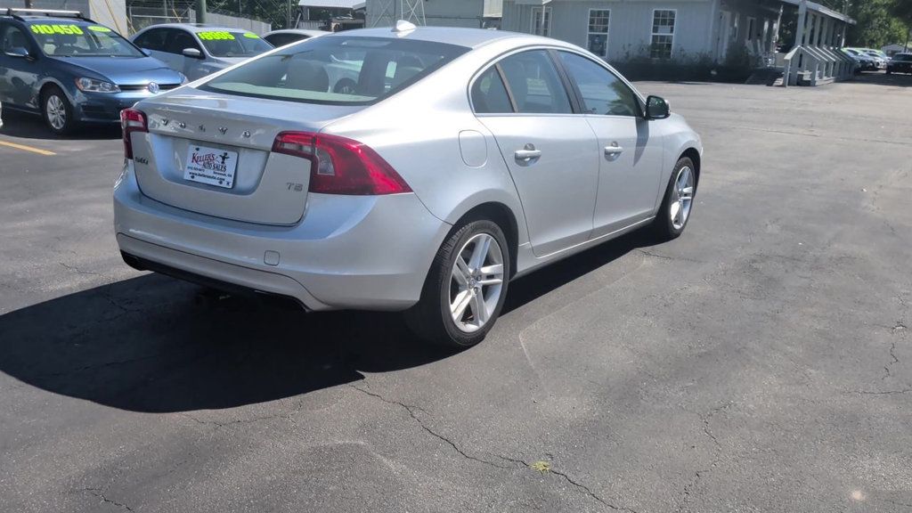Volvo S60 T5 photo 8