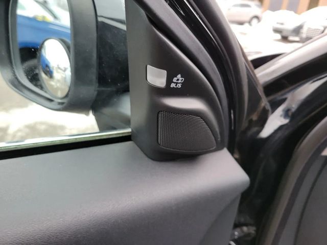 2014 Volvo XC70 T6 Wagon 4D - 22969892 - 21